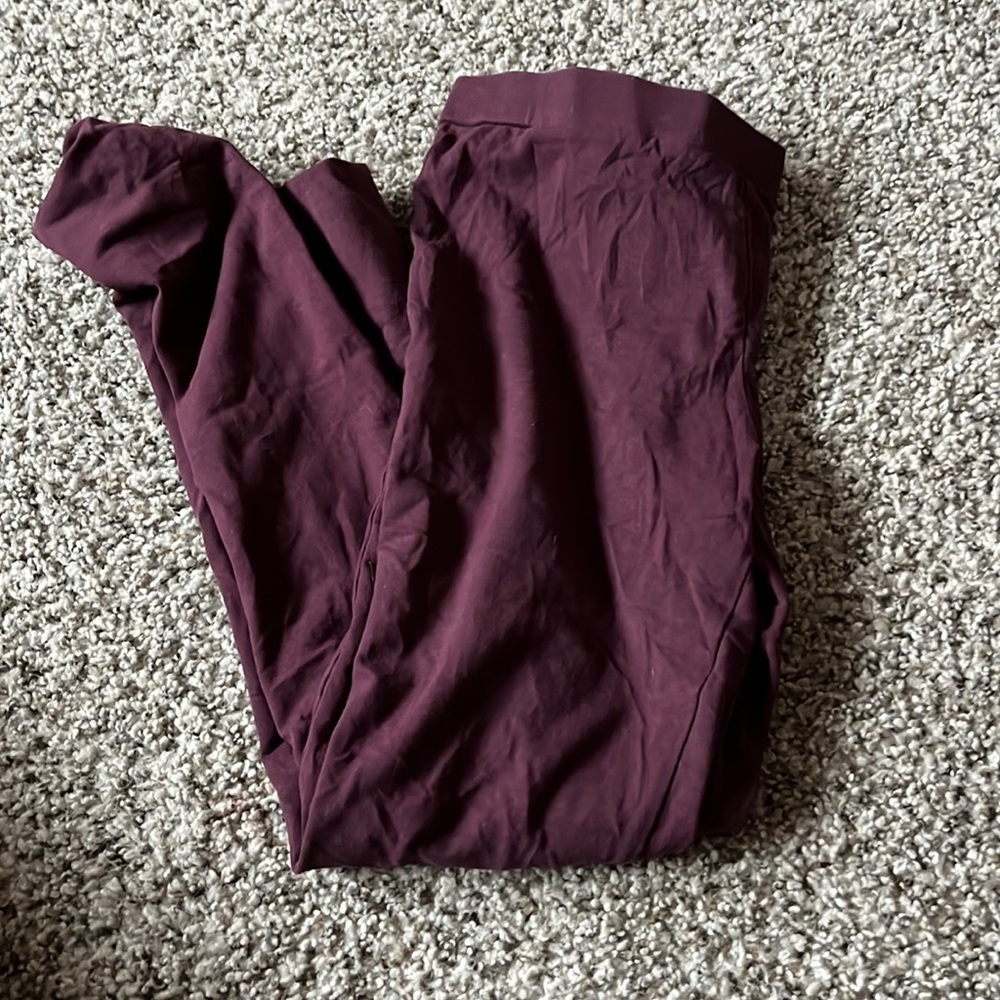 Burgundy leggings